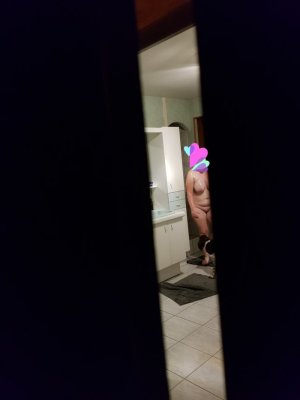 Wassilla massage sexe à Arpajon-sur-Cère